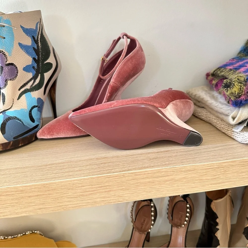 🌟SOLD🌟 Salvatore Ferragamo Pink Pumps - Picture 5 of 7
